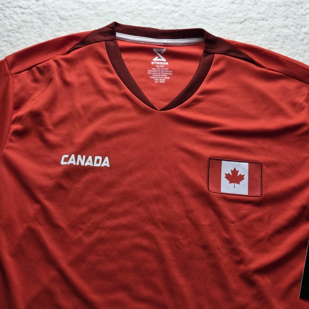 Striker Shirt‎ Mens XL Red Canada Flag Soccer Jersey Performance Athletic Top